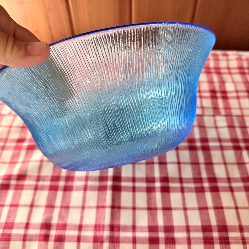 Unbranded Glass Serving Bowl Unisex 10in Blue Excellent Iridescent Ribbed Cobalt